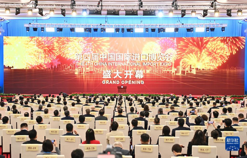 以匠心敬全球，五糧液再以“核心支持企業”亮相進博會 